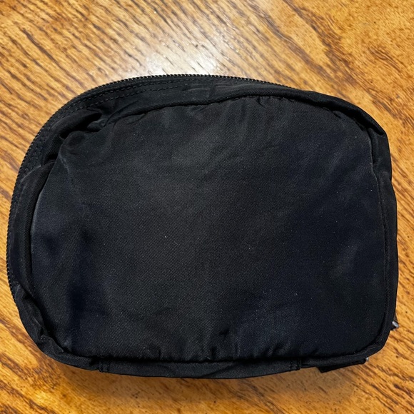 Prada zip bag - Picture 3 of 7